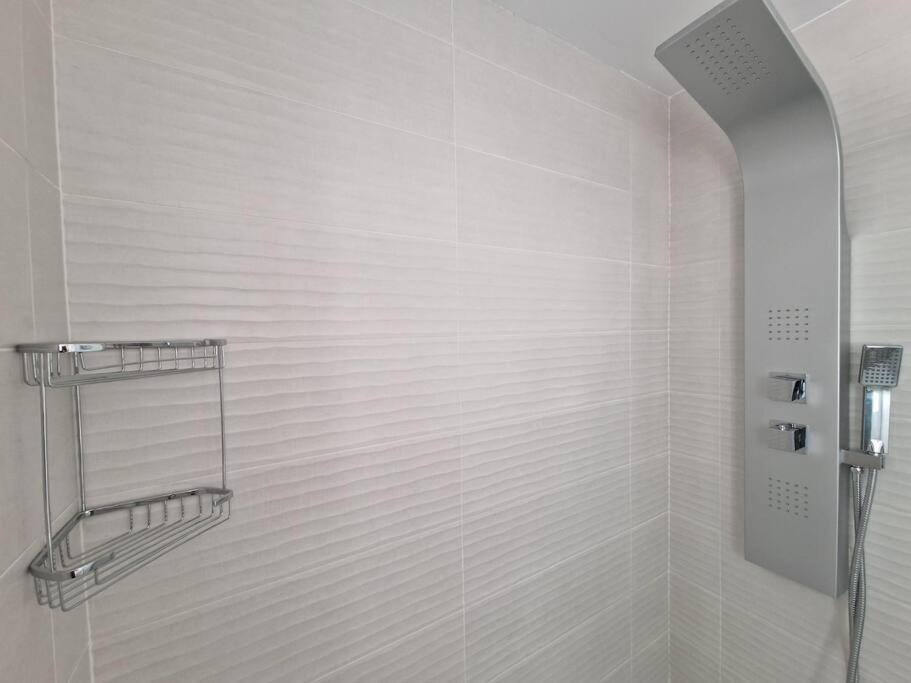 Moderno Apartamento Sevilla Zona Nervion. Wifi/Ac Luaran gambar