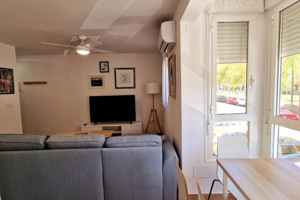 Moderno Apartamento Sevilla Zona Nervion. Wifi/Ac Luaran gambar