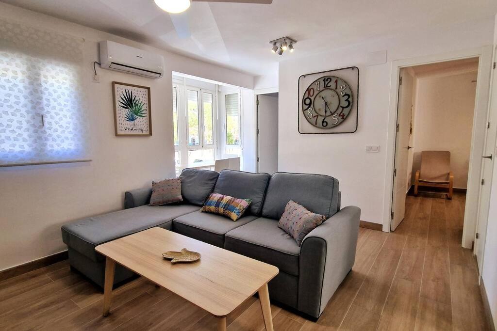 Moderno Apartamento Sevilla Zona Nervion. Wifi/Ac Luaran gambar
