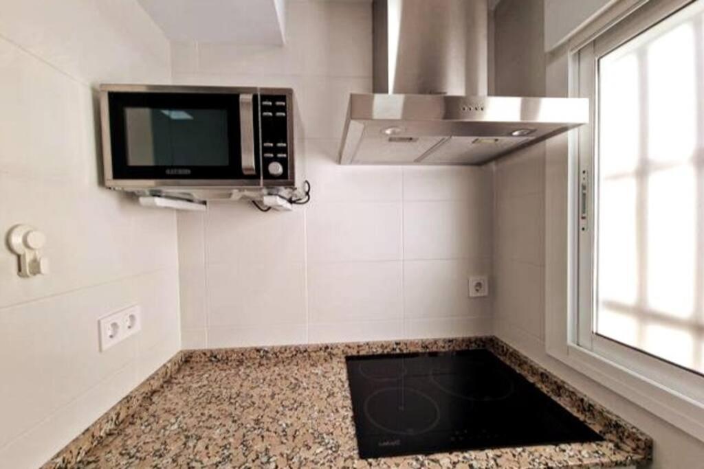 Moderno Apartamento Sevilla Zona Nervion. Wifi/Ac Luaran gambar